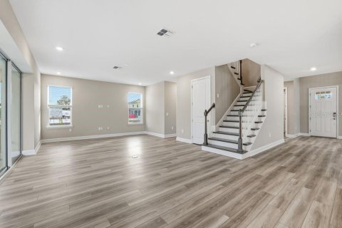 Casa en venta en Plant City, Florida, 4 dormitorios, 317.91 m2 № 2209223 - foto 3