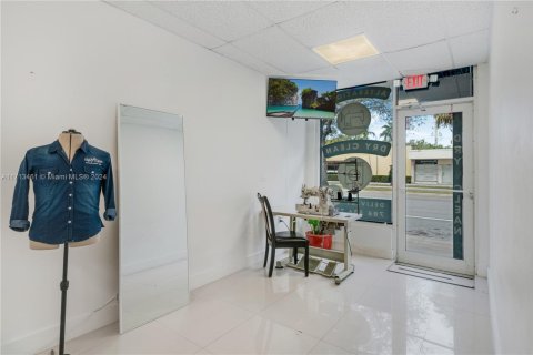 Immobilier commercial à vendre à Miami, Floride № 1939657 - photo 18