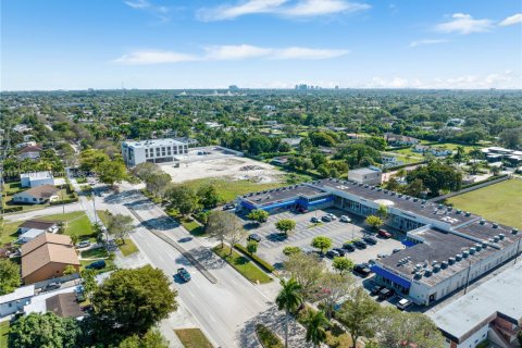 Immobilier commercial à vendre à Miami, Floride № 1939657 - photo 3