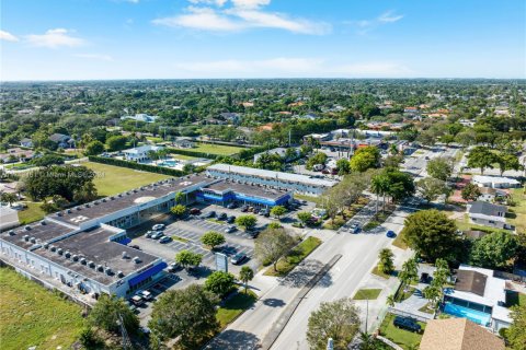 Immobilier commercial à vendre à Miami, Floride № 1939657 - photo 2