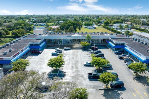 Immobilier commercial à vendre à Miami, Floride № 1939657 - photo 1