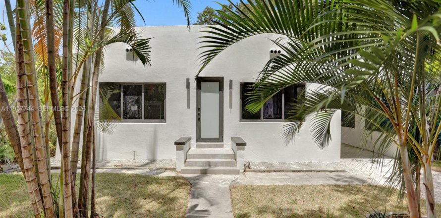 Casa en North Miami, Florida 5 dormitorios, 116.59 m2 № 2011637