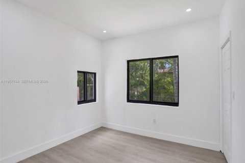 Casa en venta en North Miami, Florida, 5 dormitorios, 116.59 m2 № 2011637 - foto 18