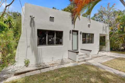 Casa en venta en North Miami, Florida, 5 dormitorios, 116.59 m2 № 2011637 - foto 2