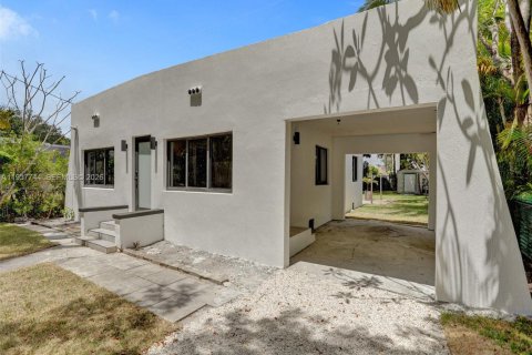 Casa en venta en North Miami, Florida, 5 dormitorios, 116.59 m2 № 2011637 - foto 3