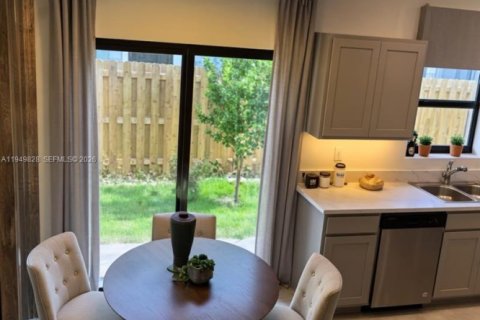 Villa ou maison à vendre à Florida City, Floride: 3 chambres, 127.83 m2 № 2340632 - photo 3