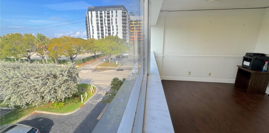 Oficina en Oakland Park, Florida № 1061460