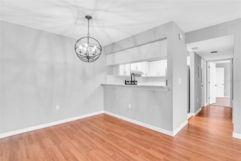 Condo in Sarasota, Florida, 2 bedrooms  № 2102603 - photo 14