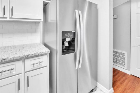 Condo in Sarasota, Florida, 2 bedrooms  № 2102603 - photo 5