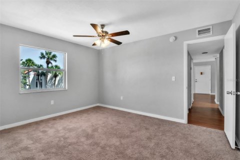 Condo in Sarasota, Florida, 2 bedrooms  № 2102603 - photo 26