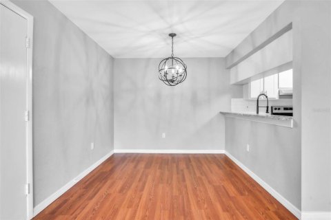 Condo in Sarasota, Florida, 2 bedrooms  № 2102603 - photo 13