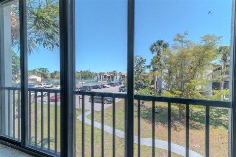 Condo in Sarasota, Florida, 2 bedrooms  № 2102603 - photo 2