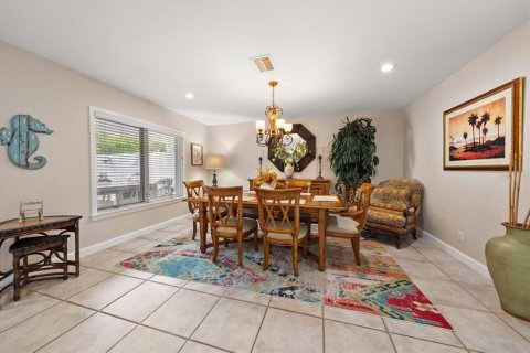House in Indian Rocks Beach, Florida 4 bedrooms, 260.68 sq.m. № 2167027 - photo 16