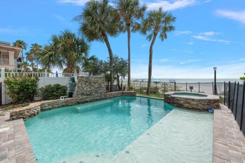 House in Indian Rocks Beach, Florida 4 bedrooms, 260.68 sq.m. № 2167027 - photo 5