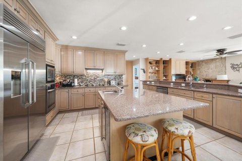 House in Indian Rocks Beach, Florida 4 bedrooms, 260.68 sq.m. № 2167027 - photo 11