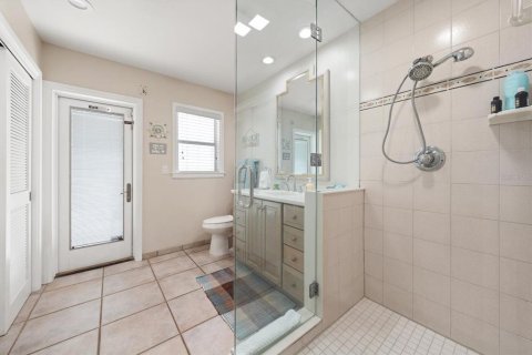 House in Indian Rocks Beach, Florida 4 bedrooms, 260.68 sq.m. № 2167027 - photo 29