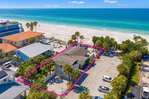 House in Indian Rocks Beach, Florida 4 bedrooms, 260.68 sq.m. № 2167027