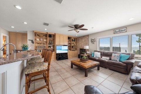House in Indian Rocks Beach, Florida 4 bedrooms, 260.68 sq.m. № 2167027 - photo 13