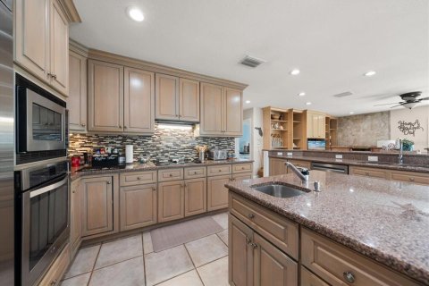 House in Indian Rocks Beach, Florida 4 bedrooms, 260.68 sq.m. № 2167027 - photo 9