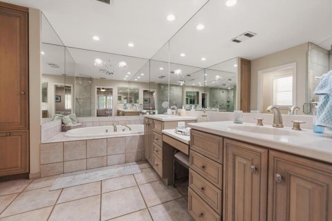 House in Indian Rocks Beach, Florida 4 bedrooms, 260.68 sq.m. № 2167027 - photo 21