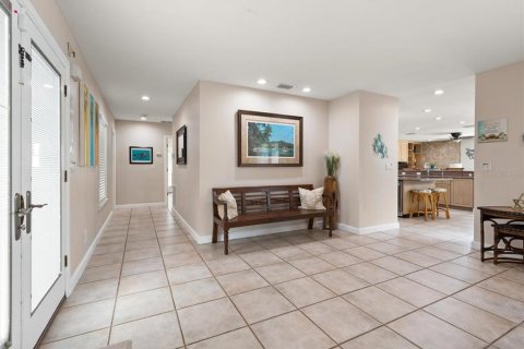 House in Indian Rocks Beach, Florida 4 bedrooms, 260.68 sq.m. № 2167027 - photo 7