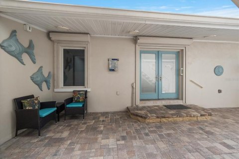 House in Indian Rocks Beach, Florida 4 bedrooms, 260.68 sq.m. № 2167027 - photo 6