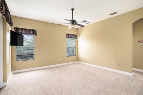 House in San Antonio, Florida 3 bedrooms, 162.49 sq.m. № 2155196 - photo 13