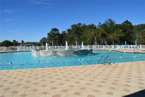 House in San Antonio, Florida 3 bedrooms, 162.49 sq.m. № 2155196 - photo 27