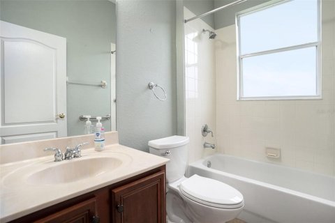 House in San Antonio, Florida 3 bedrooms, 162.49 sq.m. № 2155196 - photo 19