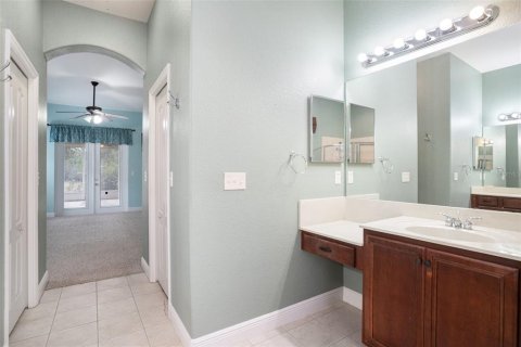 House in San Antonio, Florida 3 bedrooms, 162.49 sq.m. № 2155196 - photo 10