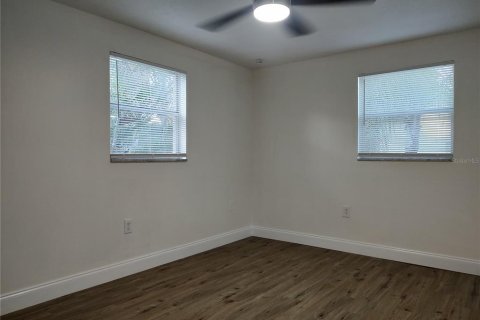 Immobilier commercial à vendre à Saint Petersburg, Floride: 4 chambres, 135.45 m2 № 2420166 - photo 10