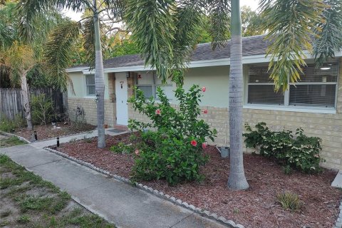 Immobilier commercial à Saint Petersburg, Floride 4 chambres, 135.45 m2 № 2420166