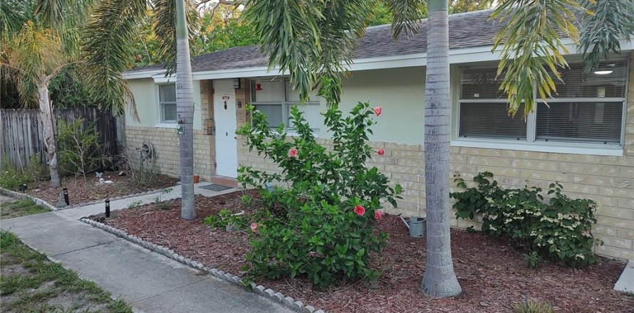 Immobilier commercial à Saint Petersburg, Floride 4 chambres, 135.45 m2 № 2420166