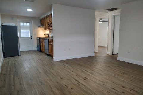 Immobilier commercial à vendre à Saint Petersburg, Floride: 4 chambres, 135.45 m2 № 2420166 - photo 4