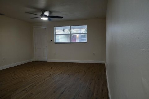 Immobilier commercial à vendre à Saint Petersburg, Floride: 4 chambres, 135.45 m2 № 2420166 - photo 11