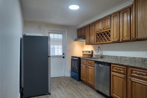 Immobilier commercial à vendre à Saint Petersburg, Floride: 4 chambres, 135.45 m2 № 2420166 - photo 5
