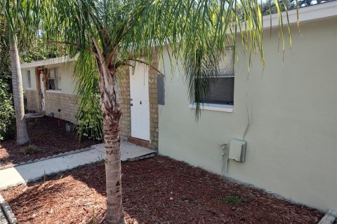 Immobilier commercial à vendre à Saint Petersburg, Floride: 4 chambres, 135.45 m2 № 2420166 - photo 20
