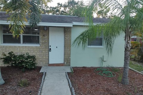 Immobilier commercial à vendre à Saint Petersburg, Floride: 4 chambres, 135.45 m2 № 2420166 - photo 3