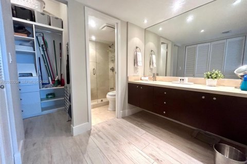 Copropriété à louer à Sunny Isles Beach, Floride: 2 chambres, 126.07 m2 № 2339950 - photo 28