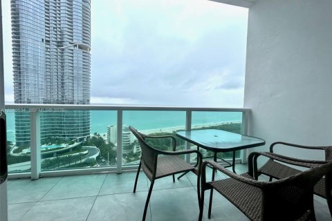 Copropriété à louer à Sunny Isles Beach, Floride: 2 chambres, 126.07 m2 № 2339950 - photo 2