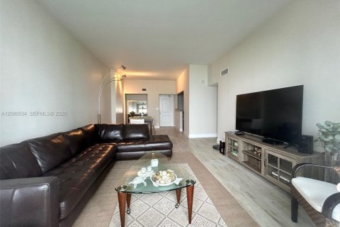 Copropriété à louer à Sunny Isles Beach, Floride: 2 chambres, 126.07 m2 № 2339950 - photo 13