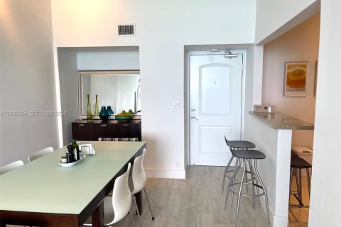 Copropriété à louer à Sunny Isles Beach, Floride: 2 chambres, 126.07 m2 № 2339950 - photo 18