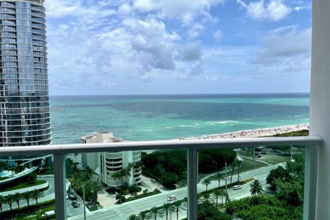 Copropriété à louer à Sunny Isles Beach, Floride: 2 chambres, 126.07 m2 № 2339950 - photo 3