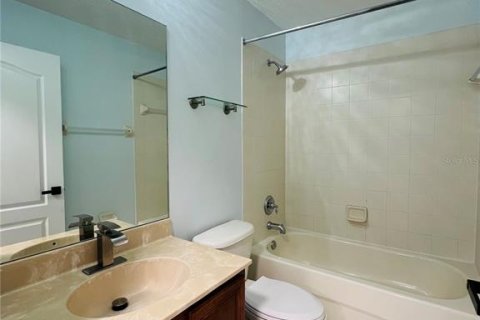 Townhouse in Tampa, Florida 3 bedrooms, 135.17 sq.m. № 2209595 - photo 11