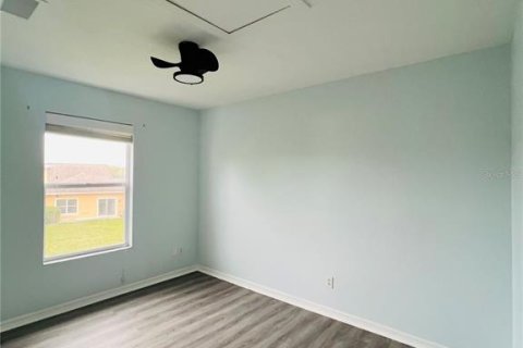 Townhouse in Tampa, Florida 3 bedrooms, 135.17 sq.m. № 2209595 - photo 12
