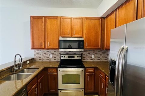 Townhouse in Tampa, Florida 3 bedrooms, 135.17 sq.m. № 2209595 - photo 6