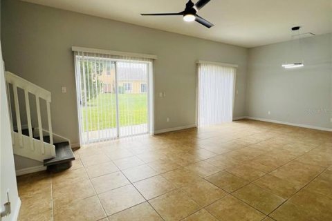 Townhouse in Tampa, Florida 3 bedrooms, 135.17 sq.m. № 2209595 - photo 4