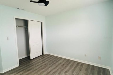 Townhouse in Tampa, Florida 3 bedrooms, 135.17 sq.m. № 2209595 - photo 10
