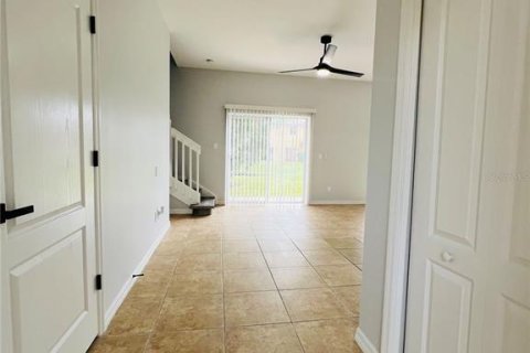 Townhouse in Tampa, Florida 3 bedrooms, 135.17 sq.m. № 2209595 - photo 2