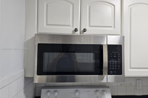Copropriété à louer à Hollywood, Floride: 1 chambre, 59.46 m2 № 2069960 - photo 10